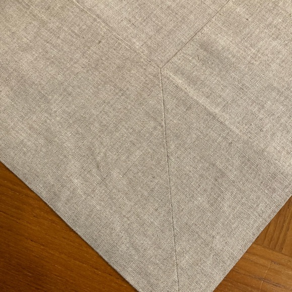 Linen tablecloth 64”x 128” - Picture 3 of 6